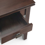 Table d'appoint carrée en bois massif avec tiroir