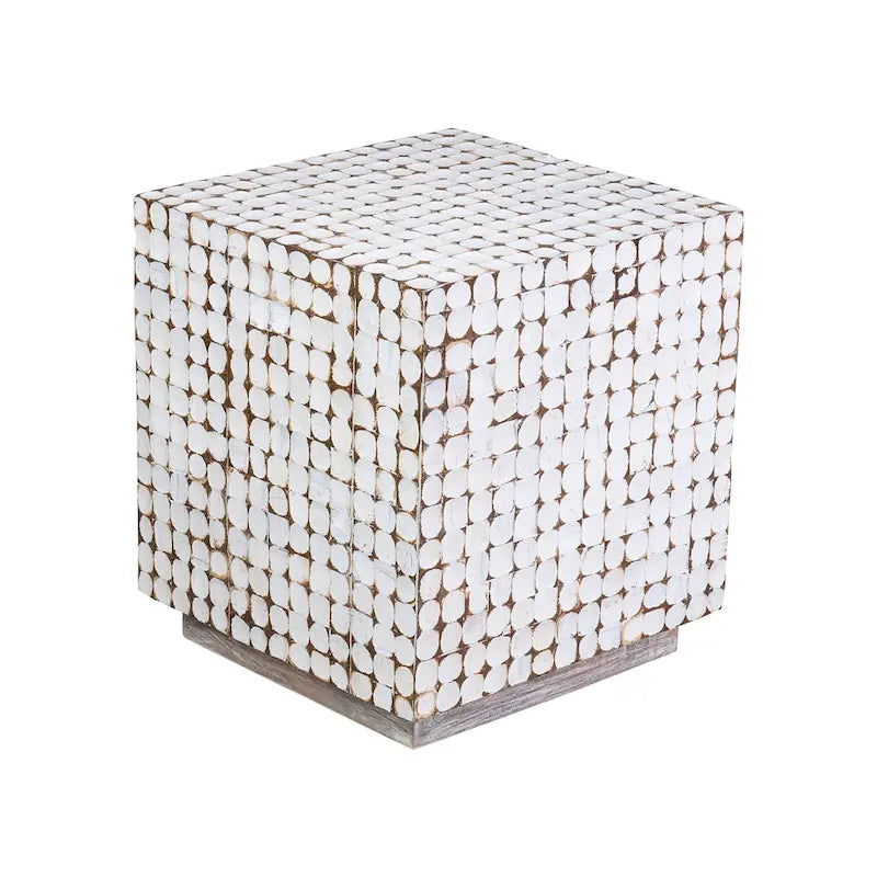 Table d'appoint en forme de cube en coquille de noix de coco blanche